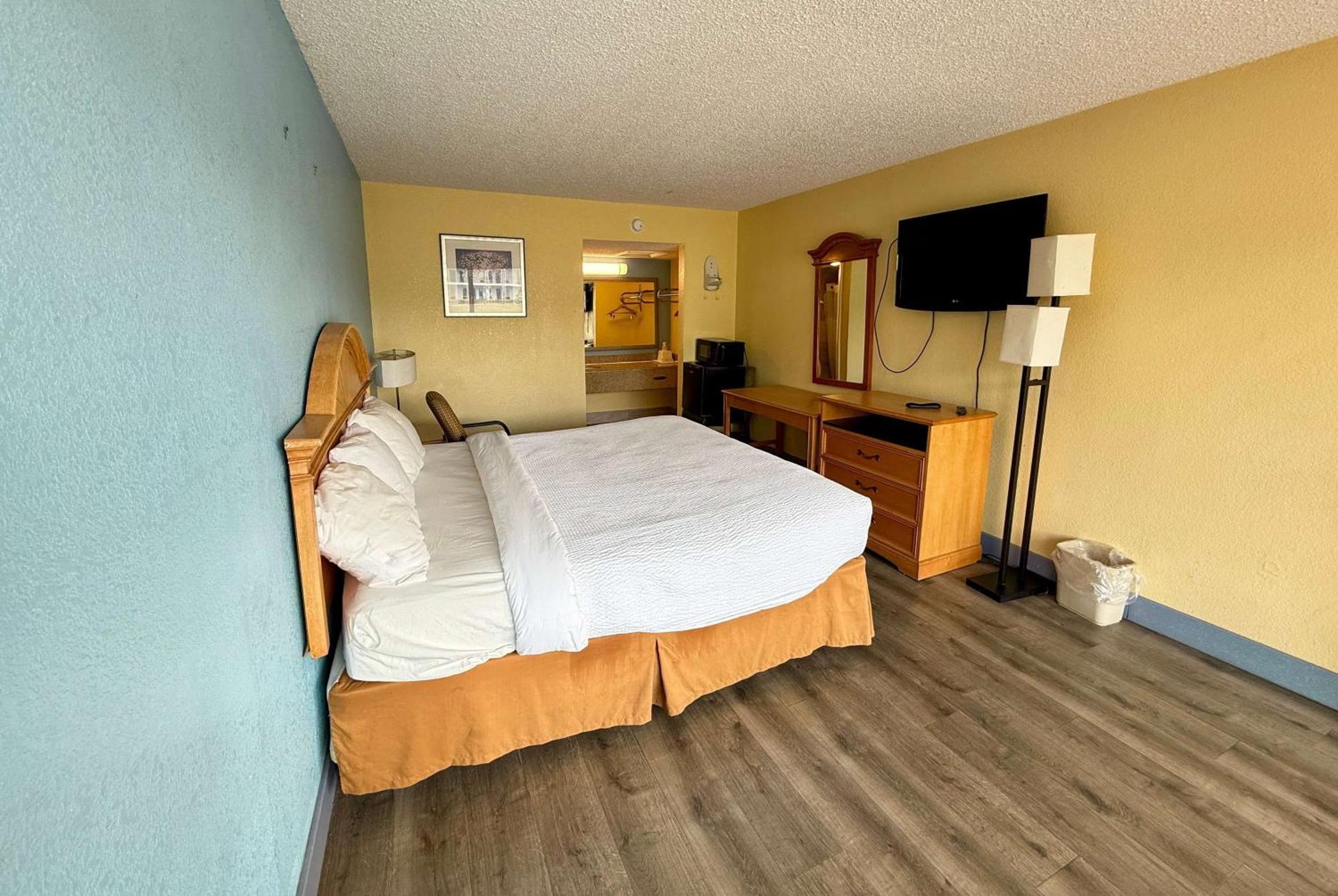 Days Inn By Wyndham Ruther Glen Kings Dominion Area Exterior photo