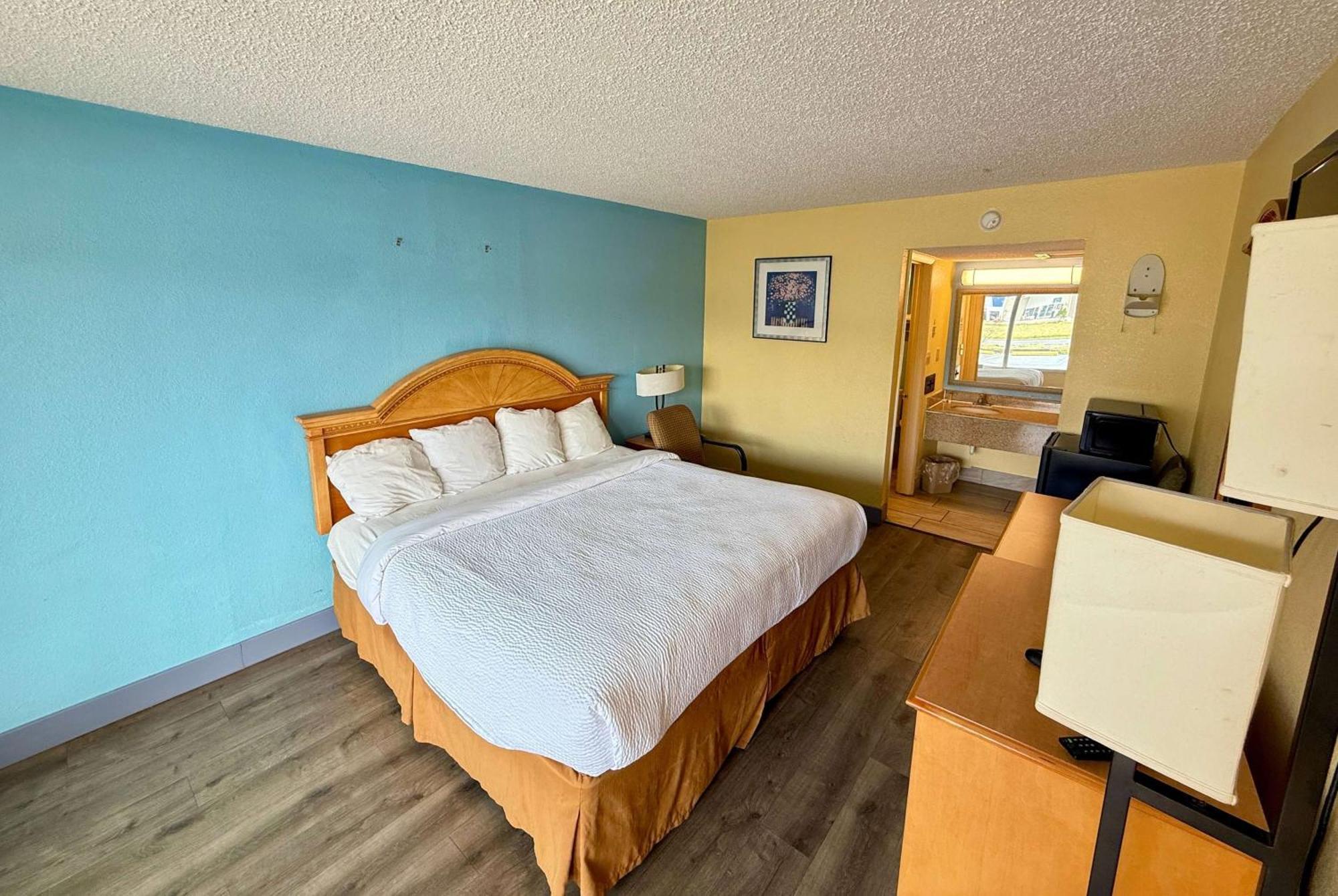 Days Inn By Wyndham Ruther Glen Kings Dominion Area Exterior photo