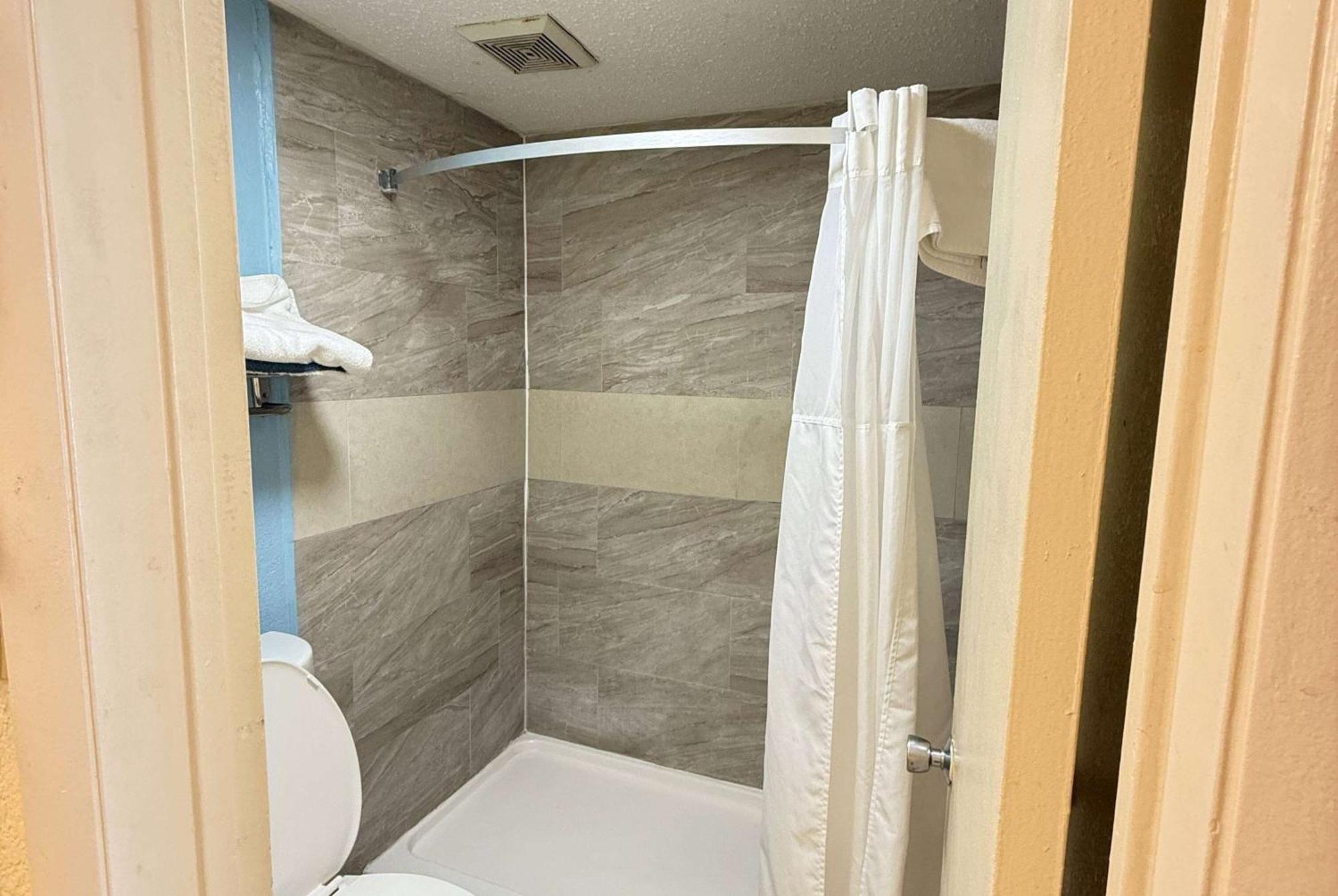 Days Inn By Wyndham Ruther Glen Kings Dominion Area Exterior photo