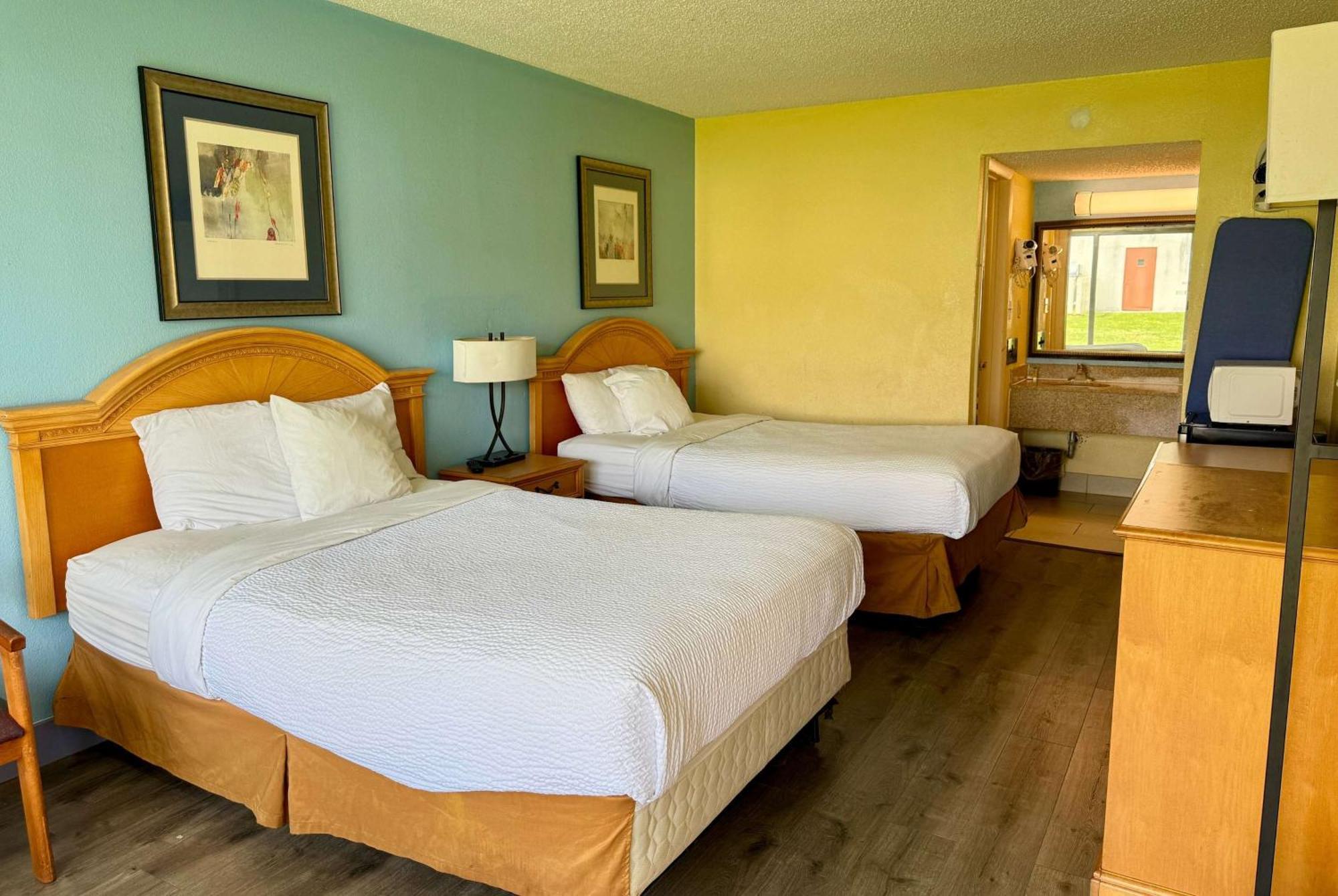 Days Inn By Wyndham Ruther Glen Kings Dominion Area Exterior photo