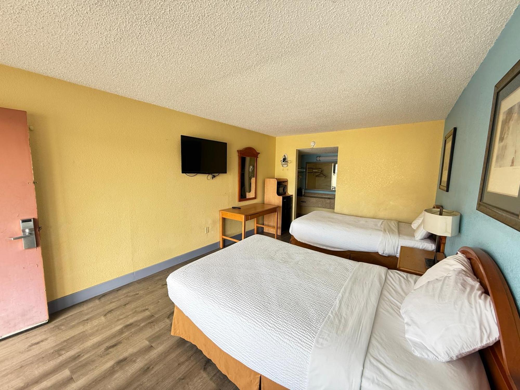 Days Inn By Wyndham Ruther Glen Kings Dominion Area Exterior photo